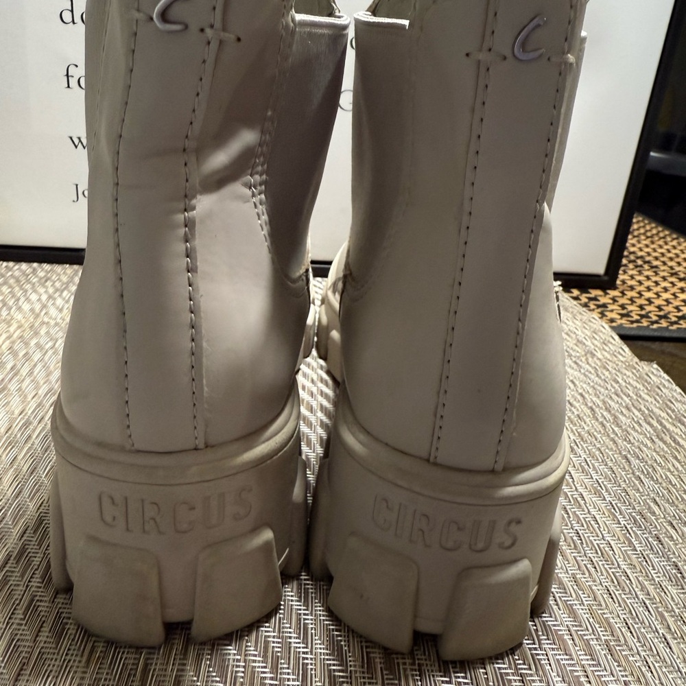 Circus by Sam Edelman Off-White Ankle Boots Women SZ 10- Box10 - Picture 2 of 6